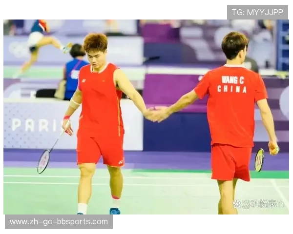 羽毛球男双假球